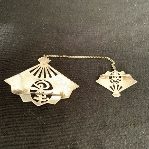 Vintage Sterling Silver Fan Brooch - Picture 6 of 8